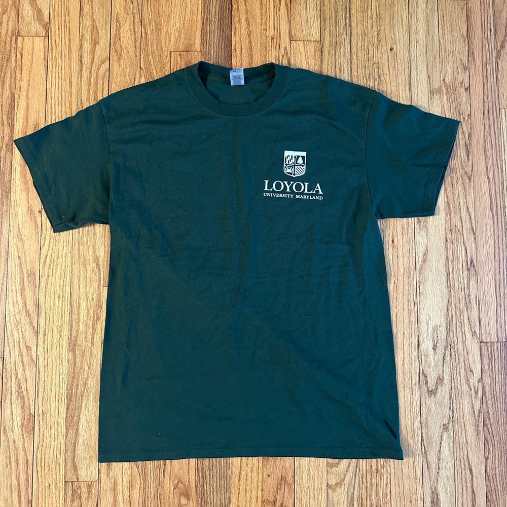Men’s large Gildan Loyola Maryland T-Shirt